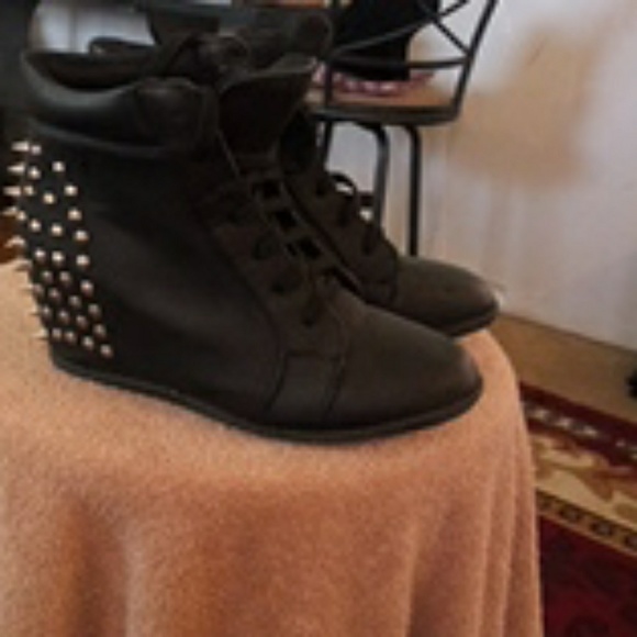 Wedges - Picture 2 of 2